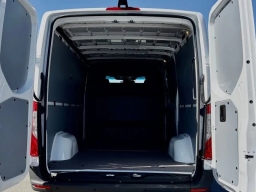 Mercedes-Benz Sprinter Crew Van Standard Roof 4-Cyl Diesel 2500 Standard Roof I4 Diesel 144" RWD 2026
