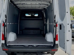Mercedes-Benz Sprinter Crew Van Standard Roof 4-Cyl Diesel 2500 Standard Roof I4 Diesel 144" RWD 2026
