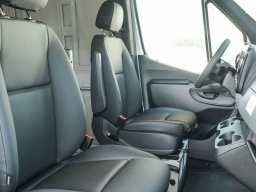 Mercedes-Benz Sprinter Crew Van Standard Roof 4-Cyl Diesel 2500 Standard Roof I4 Diesel 144" RWD 2026