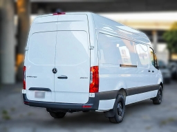 Mercedes-Benz Sprinter Crew Van High Roof 4-Cyl Diesel 2500 High Roof I4 Diesel 170" RWD 2026