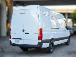 Mercedes-Benz Sprinter Crew Van High Roof 4-Cyl Diesel 2500 High Roof I4 Diesel 170" RWD 2026