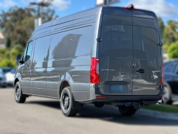Mercedes-Benz Sprinter Crew Van High Roof 4-Cyl Diesel 2500 High Roof I4 Diesel 170" RWD 2026