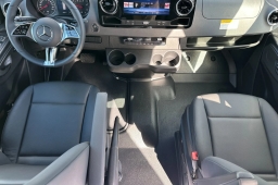 Mercedes-Benz Sprinter Crew Van High Roof 4-Cyl Diesel 2500 High Roof I4 Diesel 170" RWD 2026