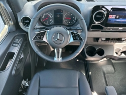 Mercedes-Benz Sprinter Crew Van High Roof 4-Cyl Diesel 2500 High Roof I4 Diesel 170" RWD 2026