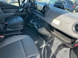 Mercedes-Benz Sprinter Crew Van High Roof 4-Cyl Diesel 2500 High Roof I4 Diesel 170" RWD 2026