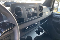 Mercedes-Benz Sprinter Cargo Van High Roof 4-Cyl Diesel 2500 High Roof I4 Diesel 170" RWD 2025