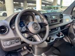 Mercedes-Benz Sprinter Crew Van High Roof 4-Cyl Diesel 2500 High Roof I4 Diesel 170" RWD 2026