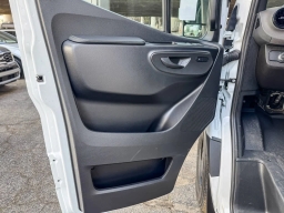 Mercedes-Benz Sprinter Crew Van High Roof 4-Cyl Diesel 2500 High Roof I4 Diesel 170" RWD 2026