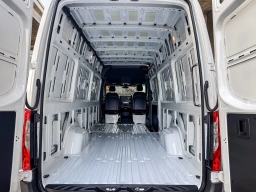 Mercedes-Benz Sprinter Crew Van High Roof 4-Cyl Diesel 2500 High Roof I4 Diesel 170" RWD 2026