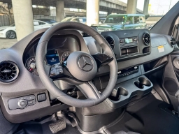 Mercedes-Benz Sprinter Crew Van High Roof 4-Cyl Diesel 2500 High Roof I4 Diesel 170" RWD 2026