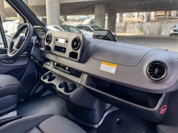 Mercedes-Benz Sprinter Crew Van High Roof 4-Cyl Diesel 2500 High Roof I4 Diesel 170" RWD 2026