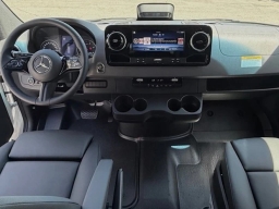 Mercedes-Benz Sprinter Cargo Van High Roof 4-Cyl Diesel 2500 High Roof I4 Diesel 170" RWD 2026