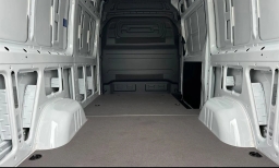 Mercedes-Benz Sprinter Crew Van Standard Roof 4-Cyl Diesel HO 2500 Standard Roof I4 Diesel HO 144" RWD 2026