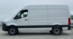 Mercedes-Benz Sprinter Crew Van Standard Roof 4-Cyl Diesel HO 2500 Standard Roof I4 Diesel HO 144" RWD 2026