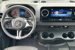 Mercedes-Benz Sprinter Crew Van Standard Roof 4-Cyl Diesel HO 2500 Standard Roof I4 Diesel HO 144" RWD 2026