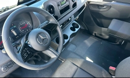 Mercedes-Benz Sprinter Crew Van Standard Roof 4-Cyl Diesel HO 2500 Standard Roof I4 Diesel HO 144" RWD 2026