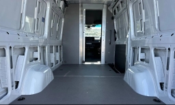 Mercedes-Benz Sprinter Crew Van Standard Roof 4-Cyl Diesel HO 2500 Standard Roof I4 Diesel HO 144" RWD 2026