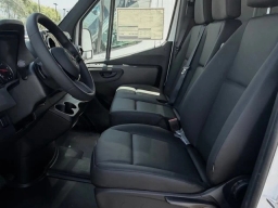Mercedes-Benz Sprinter Crew Van Standard Roof 4-Cyl Diesel HO 2500 Standard Roof I4 Diesel HO 144" RWD 2026