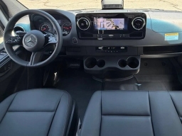 Mercedes-Benz Sprinter Crew Van Standard Roof 4-Cyl Diesel HO 2500 Standard Roof I4 Diesel HO 144" RWD 2026