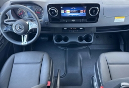 Mercedes-Benz Sprinter Crew Van Standard Roof 4-Cyl Diesel HO 2500 Standard Roof I4 Diesel HO 144" RWD 2026