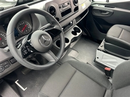 Mercedes-Benz Sprinter Crew Van Standard Roof 4-Cyl Diesel HO 2500 Standard Roof I4 Diesel HO 144" RWD 2026