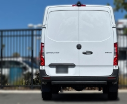 Mercedes-Benz Sprinter Crew Van Standard Roof 4-Cyl Diesel HO 2500 Standard Roof I4 Diesel HO 144" RWD 2026