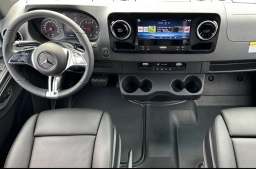 Mercedes-Benz Sprinter Crew Van High Roof 4-Cyl Diesel HO 2500 High Roof I4 Diesel HO 170" RWD 2026