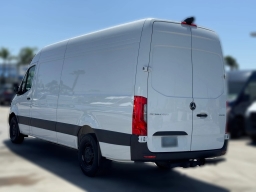 Mercedes-Benz Sprinter Crew Van High Roof 4-Cyl Diesel HO 2500 High Roof I4 Diesel HO 170" RWD 2026