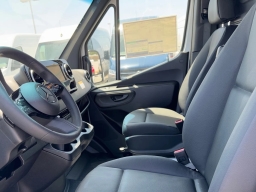 Mercedes-Benz Sprinter Crew Van High Roof 4-Cyl Diesel HO 2500 High Roof I4 Diesel HO 170" RWD 2026