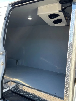 Mercedes-Benz Sprinter Cargo Van High Roof 4-Cyl Diesel HO 2500 High Roof I4 Diesel HO 170" RWD 2025