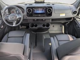 Mercedes-Benz Sprinter Crew Van High Roof 4-Cyl Diesel HO 2500 High Roof I4 Diesel HO 170" RWD 2026