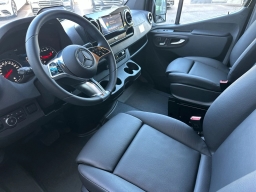 Mercedes-Benz Sprinter Passenger Van Standard Roof 4-Cyl Diesel HO 2500 Standard Roof I4 Diesel HO 144" RWD 2025