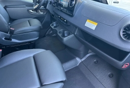 Mercedes-Benz Sprinter Passenger Van Standard Roof 4-Cyl Diesel HO 2500 Standard Roof I4 Diesel HO 144" RWD 2025