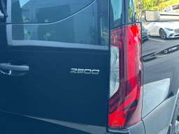 Mercedes-Benz Sprinter Passenger Van Standard Roof 4-Cyl Diesel HO 2500 Standard Roof I4 Diesel HO 144" RWD 2025