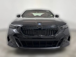 BMW 5 Series 550e xDrive Sedan 2027
