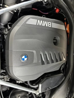 BMW 5 Series 550e xDrive Sedan 2027