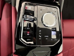 BMW 5 Series 550e xDrive Sedan 2027