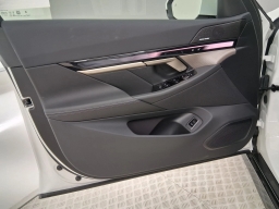 BMW 5 Series 550e xDrive Sedan 2026