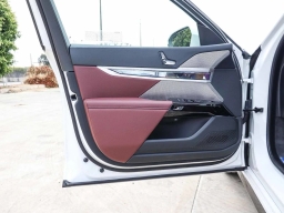 BMW 7 Series 740i Sedan 2026