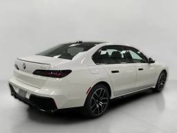 BMW 7 Series 740i xDrive Sedan 2026
