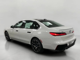 BMW 7 Series 740i xDrive Sedan 2026