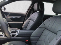 BMW 7 Series 760i xDrive Sedan 2026