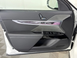 BMW 7 Series 750e xDrive Plug-In Hybrid 2026