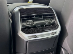 BMW 7 Series 750e xDrive Plug-In Hybrid 2026