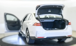 BMW 5 Series 530i Sedan 2026