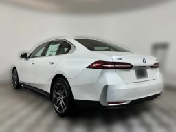 BMW 5 Series 530i xDrive Sedan 2027