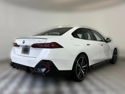 BMW 5 Series 530i xDrive Sedan 2027