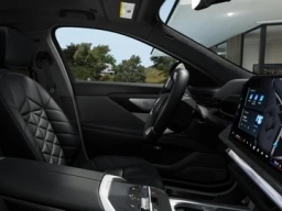 BMW 7 Series 740i Sedan 2027