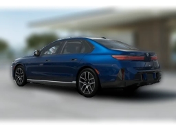 BMW 7 Series 740i xDrive Sedan 2027