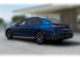 BMW 7 Series 740i xDrive Sedan 2027